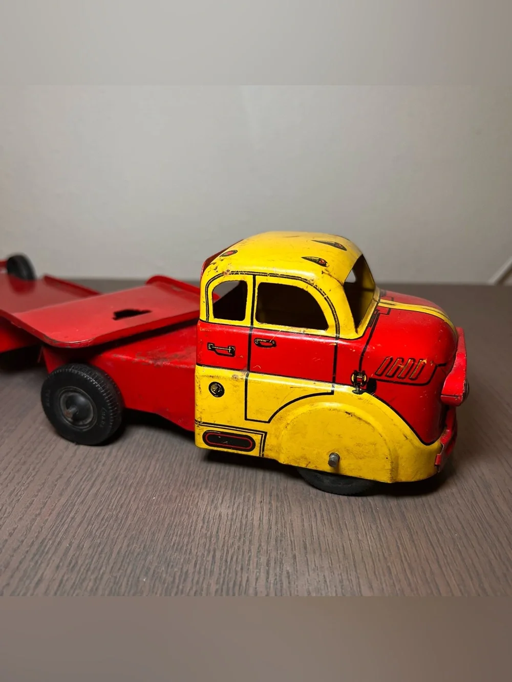 VINTAGE MARX DODGE LIVESTOCK TRANSPORT COMPANY TRUCK ( MISSING BACK CAB )